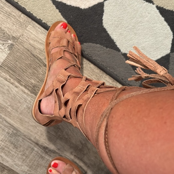 Amazing Free People lace up sandals. Barely worn. - Picture 2 of 6